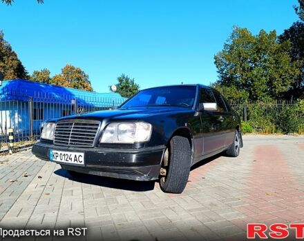 Черный Мерседес Е-Класс, объемом двигателя 2.8 л и пробегом 500 тыс. км за 2850 $, фото 8 на Automoto.ua