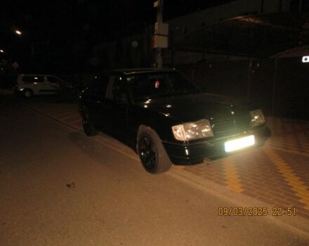 Черный Мерседес Е-Класс, объемом двигателя 2.6 л и пробегом 130 тыс. км за 3000 $, фото 4 на Automoto.ua