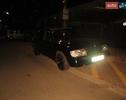 Черный Мерседес Е-Класс, объемом двигателя 2.6 л и пробегом 130 тыс. км за 3000 $, фото 2 на Automoto.ua