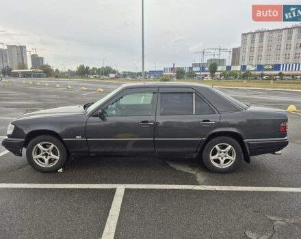 Чорний Мерседес Е-Клас, об'ємом двигуна 2 л та пробігом 488 тис. км за 3200 $, фото 10 на Automoto.ua