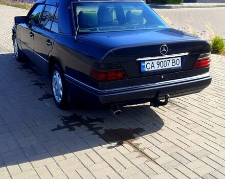 Чорний Мерседес Е-Клас, об'ємом двигуна 2.5 л та пробігом 278 тис. км за 2500 $, фото 3 на Automoto.ua