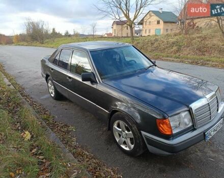 Чорний Мерседес Е-Клас, об'ємом двигуна 2.2 л та пробігом 346 тис. км за 1900 $, фото 3 на Automoto.ua