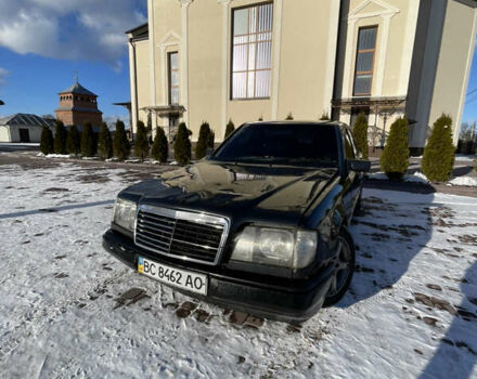 Черный Мерседес Е-Класс, объемом двигателя 2.2 л и пробегом 200 тыс. км за 1250 $, фото 6 на Automoto.ua