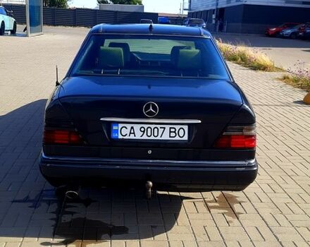 Чорний Мерседес Е-Клас, об'ємом двигуна 2.5 л та пробігом 278 тис. км за 2500 $, фото 5 на Automoto.ua