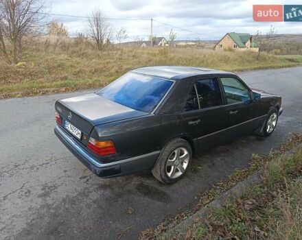 Чорний Мерседес Е-Клас, об'ємом двигуна 2.2 л та пробігом 346 тис. км за 1900 $, фото 1 на Automoto.ua