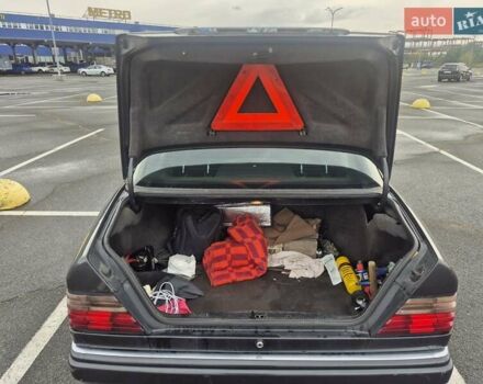 Чорний Мерседес Е-Клас, об'ємом двигуна 2 л та пробігом 488 тис. км за 3200 $, фото 25 на Automoto.ua