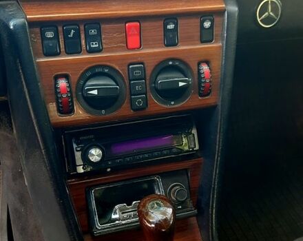 Чорний Мерседес Е-Клас, об'ємом двигуна 2.5 л та пробігом 278 тис. км за 2500 $, фото 7 на Automoto.ua