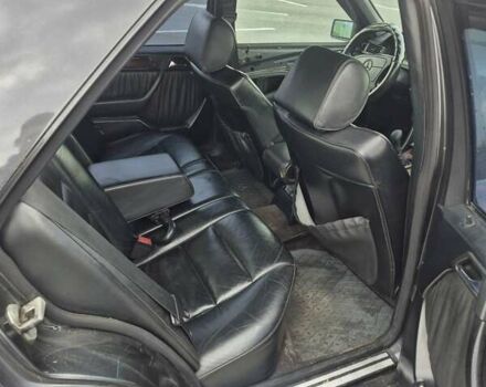 Чорний Мерседес Е-Клас, об'ємом двигуна 2 л та пробігом 488 тис. км за 3200 $, фото 18 на Automoto.ua
