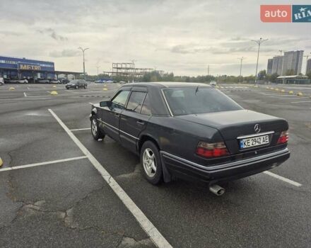 Чорний Мерседес Е-Клас, об'ємом двигуна 2 л та пробігом 488 тис. км за 3200 $, фото 9 на Automoto.ua