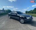 Черный Мерседес Е-Класс, объемом двигателя 2 л и пробегом 500 тыс. км за 1650 $, фото 1 на Automoto.ua