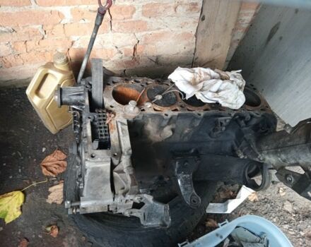 Черный Мерседес Е-Класс, объемом двигателя 2.5 л и пробегом 500 тыс. км за 800 $, фото 7 на Automoto.ua