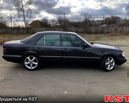 Черный Мерседес Е-Класс, объемом двигателя 2.2 л и пробегом 399 тыс. км за 3200 $, фото 1 на Automoto.ua