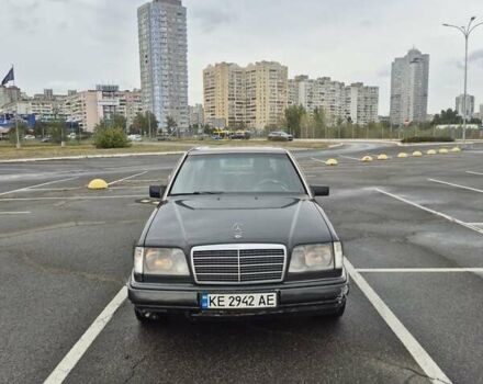 Чорний Мерседес Е-Клас, об'ємом двигуна 2 л та пробігом 488 тис. км за 3200 $, фото 2 на Automoto.ua