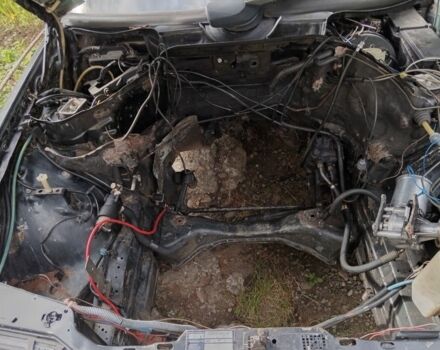 Черный Мерседес Е-Класс, объемом двигателя 2.5 л и пробегом 500 тыс. км за 800 $, фото 6 на Automoto.ua