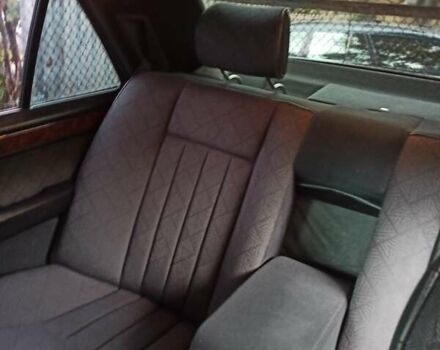 Черный Мерседес Е-Класс, объемом двигателя 2.2 л и пробегом 520 тыс. км за 4600 $, фото 13 на Automoto.ua