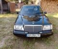 Чорний Мерседес Е-Клас, об'ємом двигуна 2 л та пробігом 421 тис. км за 3500 $, фото 3 на Automoto.ua