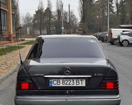 Черный Мерседес Е-Класс, объемом двигателя 2.5 л и пробегом 670 тыс. км за 3500 $, фото 5 на Automoto.ua