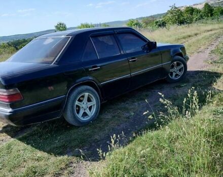 Черный Мерседес Е-Класс, объемом двигателя 2.2 л и пробегом 400 тыс. км за 3000 $, фото 2 на Automoto.ua