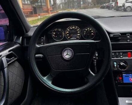 Черный Мерседес Е-Класс, объемом двигателя 2.5 л и пробегом 670 тыс. км за 3500 $, фото 13 на Automoto.ua