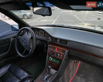 Чорний Мерседес Е-Клас, об'ємом двигуна 2.8 л та пробігом 380 тис. км за 6400 $, фото 6 на Automoto.ua