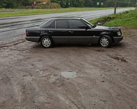 Черный Мерседес Е-Класс, объемом двигателя 2.2 л и пробегом 520 тыс. км за 4600 $, фото 16 на Automoto.ua