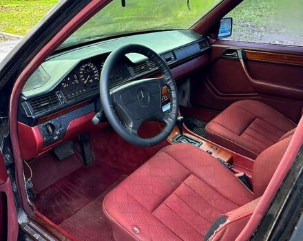 Черный Мерседес Е-Класс, объемом двигателя 2.8 л и пробегом 200 тыс. км за 1799 $, фото 7 на Automoto.ua