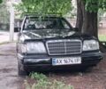 Черный Мерседес Е-Класс, объемом двигателя 2 л и пробегом 297 тыс. км за 3409 $, фото 1 на Automoto.ua