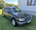 Чорний Мерседес Е-Клас, об'ємом двигуна 2 л та пробігом 300 тис. км за 1909 $, фото 1 на Automoto.ua