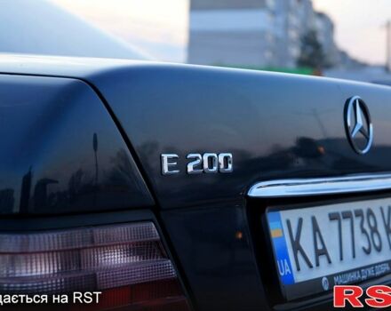 Чорний Мерседес Е-Клас, об'ємом двигуна 2 л та пробігом 450 тис. км за 3200 $, фото 5 на Automoto.ua