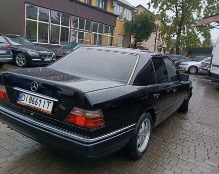 Черный Мерседес Е-Класс, объемом двигателя 2.8 л и пробегом 356 тыс. км за 6250 $, фото 3 на Automoto.ua