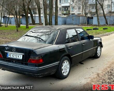 Черный Мерседес Е-Класс, объемом двигателя 2.8 л и пробегом 200 тыс. км за 1799 $, фото 2 на Automoto.ua