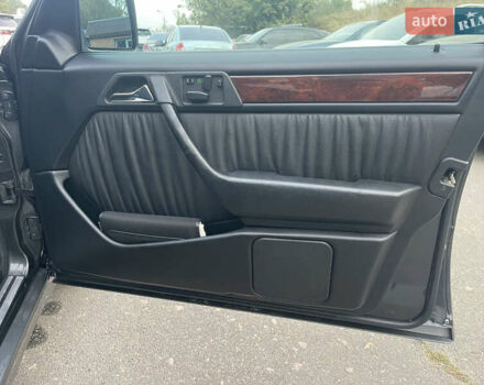 Черный Мерседес Е-Класс, объемом двигателя 0 л и пробегом 106 тыс. км за 77000 $, фото 21 на Automoto.ua