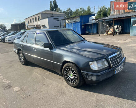 Чорний Мерседес Е-Клас, об'ємом двигуна 2.2 л та пробігом 239 тис. км за 1999 $, фото 1 на Automoto.ua
