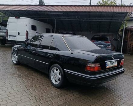 Черный Мерседес Е-Класс, объемом двигателя 2.8 л и пробегом 356 тыс. км за 6250 $, фото 2 на Automoto.ua