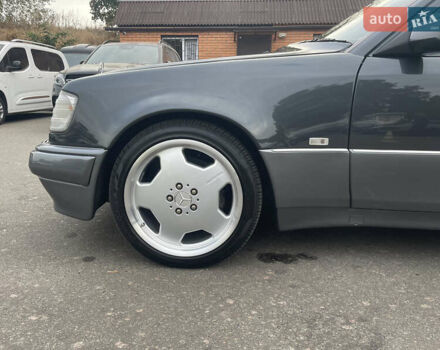 Черный Мерседес Е-Класс, объемом двигателя 0 л и пробегом 106 тыс. км за 77000 $, фото 3 на Automoto.ua