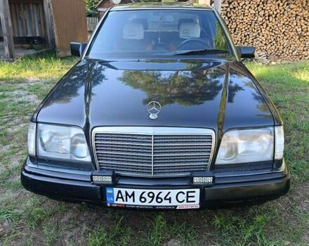 Чорний Мерседес Е-Клас, об'ємом двигуна 2 л та пробігом 421 тис. км за 3500 $, фото 1 на Automoto.ua