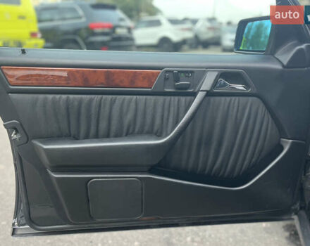 Черный Мерседес Е-Класс, объемом двигателя 0 л и пробегом 106 тыс. км за 77000 $, фото 6 на Automoto.ua