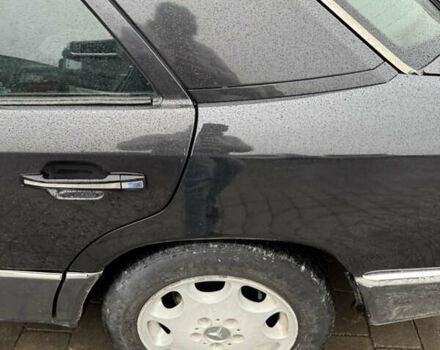 Чорний Мерседес Е-Клас, об'ємом двигуна 2.5 л та пробігом 535 тис. км за 3000 $, фото 3 на Automoto.ua