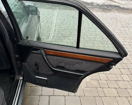 Чорний Мерседес Е-Клас, об'ємом двигуна 2.5 л та пробігом 535 тис. км за 3000 $, фото 15 на Automoto.ua