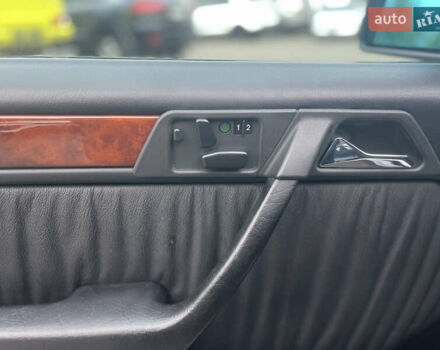 Черный Мерседес Е-Класс, объемом двигателя 0 л и пробегом 106 тыс. км за 77000 $, фото 7 на Automoto.ua