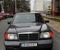 Черный Мерседес Е-Класс, объемом двигателя 2.5 л и пробегом 670 тыс. км за 3500 $, фото 2 на Automoto.ua