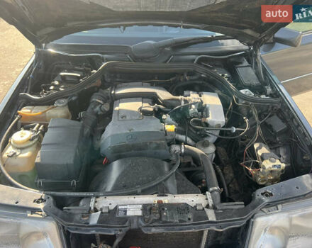 Чорний Мерседес Е-Клас, об'ємом двигуна 2.2 л та пробігом 239 тис. км за 1999 $, фото 15 на Automoto.ua