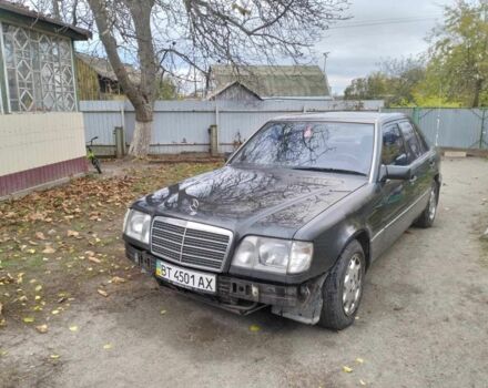 Чорний Мерседес Е-Клас, об'ємом двигуна 2.2 л та пробігом 340 тис. км за 1600 $, фото 2 на Automoto.ua