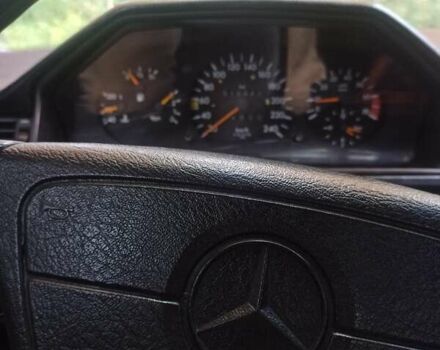 Черный Мерседес Е-Класс, объемом двигателя 2.2 л и пробегом 520 тыс. км за 4600 $, фото 9 на Automoto.ua
