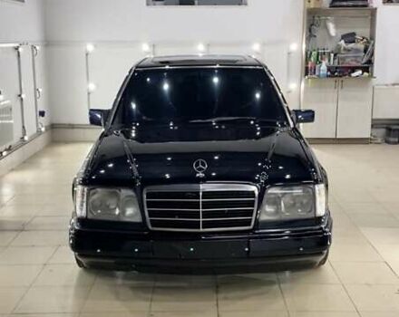 Черный Мерседес Е-Класс, объемом двигателя 2.8 л и пробегом 356 тыс. км за 6250 $, фото 15 на Automoto.ua