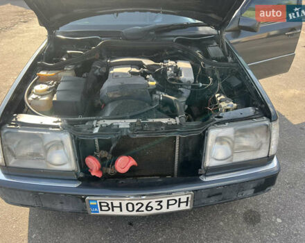 Чорний Мерседес Е-Клас, об'ємом двигуна 2.2 л та пробігом 239 тис. км за 1999 $, фото 14 на Automoto.ua