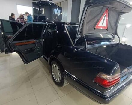 Черный Мерседес Е-Класс, объемом двигателя 2.8 л и пробегом 356 тыс. км за 6250 $, фото 19 на Automoto.ua