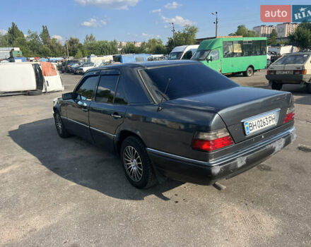 Чорний Мерседес Е-Клас, об'ємом двигуна 2.2 л та пробігом 239 тис. км за 1999 $, фото 7 на Automoto.ua