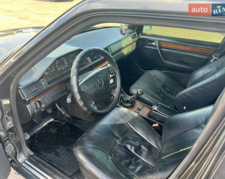 Чорний Мерседес Е-Клас, об'ємом двигуна 0 л та пробігом 270 тис. км за 1999 $, фото 2 на Automoto.ua