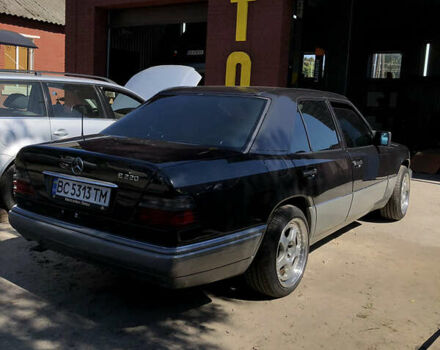 Чорний Мерседес Е-Клас, об'ємом двигуна 2.2 л та пробігом 250 тис. км за 7200 $, фото 2 на Automoto.ua